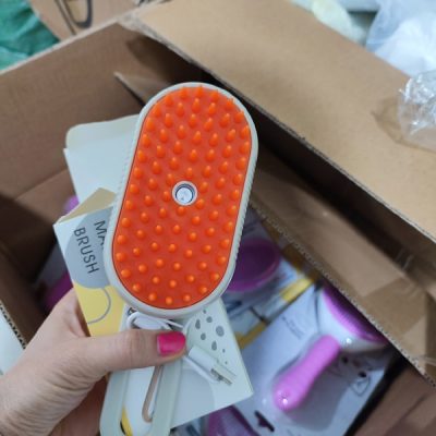 قیمت برس بخاردار شارژی دسته دار سگ و گربه رنگ کرم وارداتی
