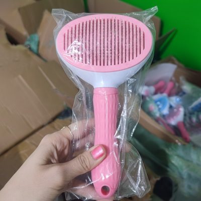 قیمت برس سگ و گربه با دکمه تخلیه رنگ صورتی وارداتی (بسته بندی نایلونی)